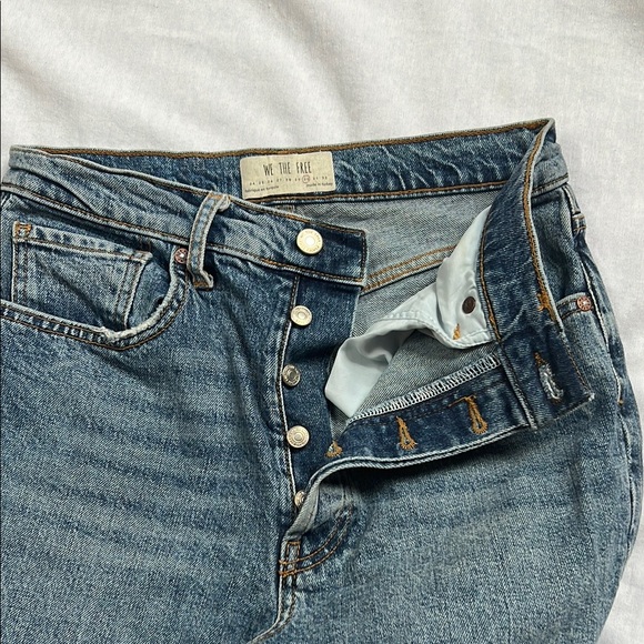 Free People’s We The Free Blue Ankle Cropped with Classic Medium Wash Size 30 - Picture 3 of 7
